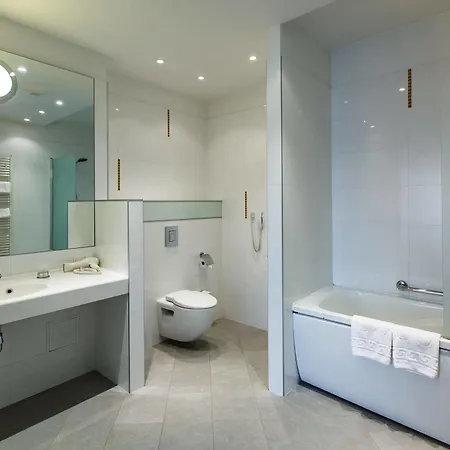 Amber Boutique Hotel 4*